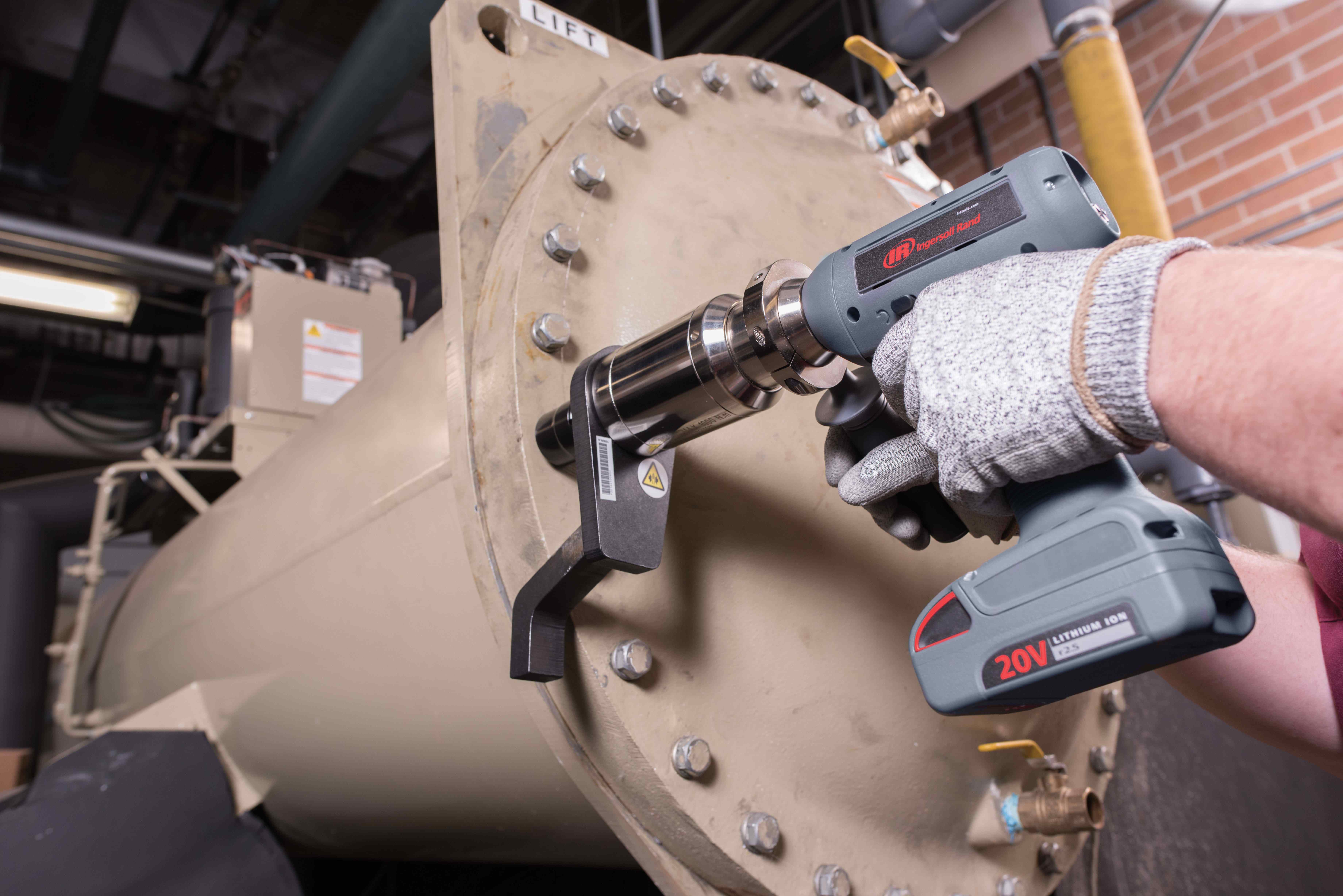 PTL-Zh-Industry-Photo-light-vehicle-manufacturing-V3